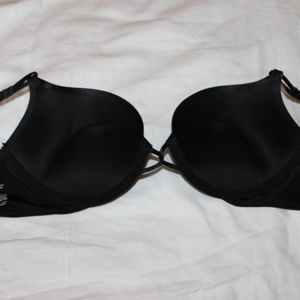 Victoria Secret Bombshell Push Up  Size 32C